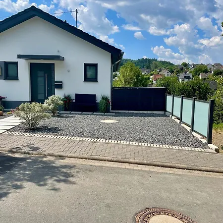 Boxenstopp - Modernes Am Nuerburgring Apartment