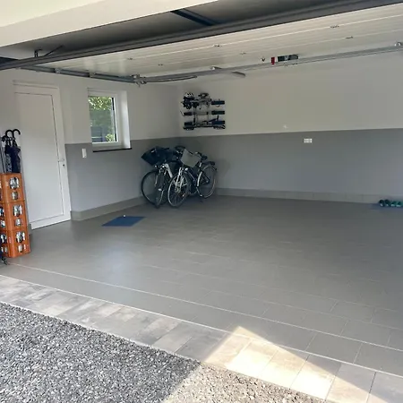 Boxenstopp - Modernes Am Nuerburgring