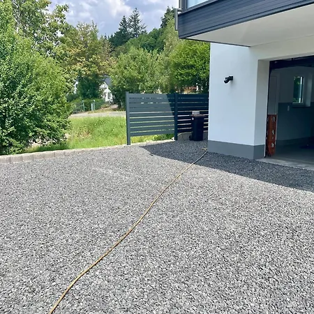 Boxenstopp - Modernes Am Nuerburgring * Adenau